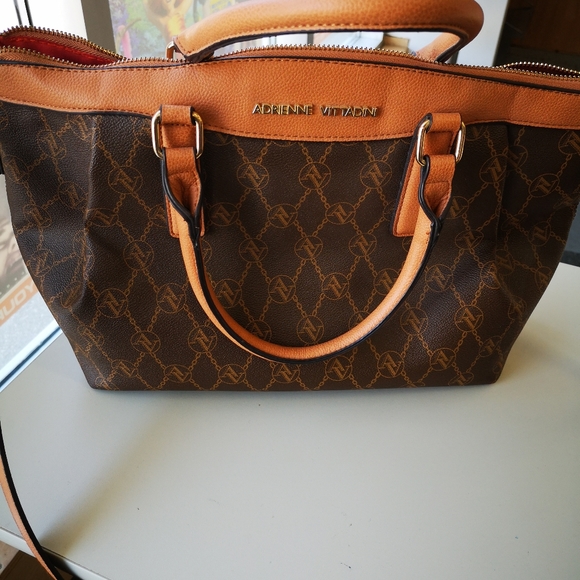 Adrienne Vittadini Bag - Picture 6 of 6